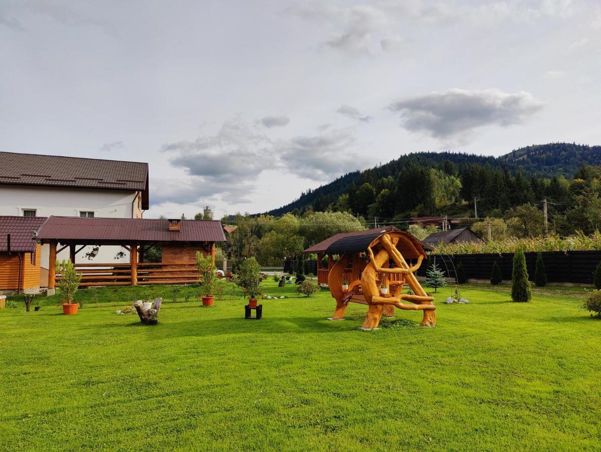Casa Poiana Teiului Hotel Bagian luar foto